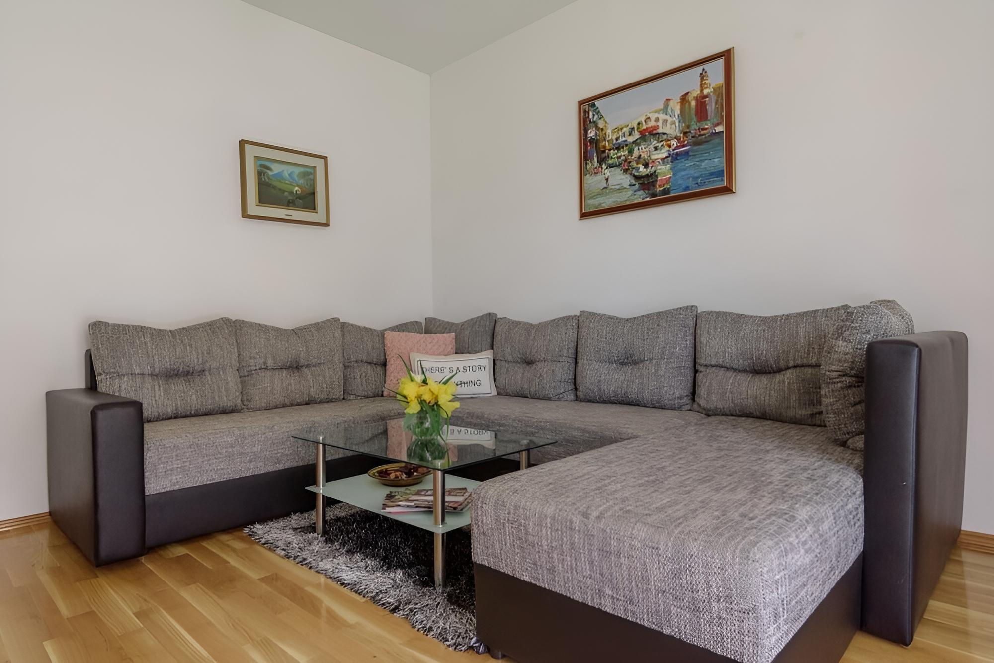 Apartment (Vana - 400 m from beach - A1(4+1)) photo 1