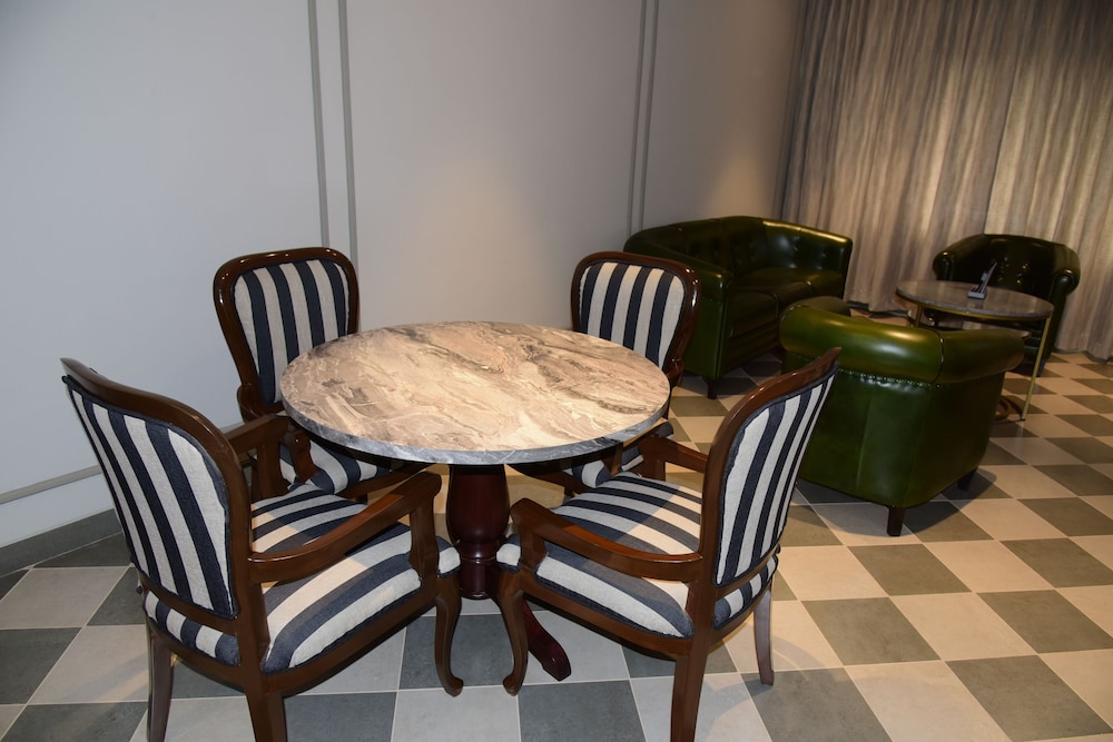 Executive Suite (Executive Suite) photo 3