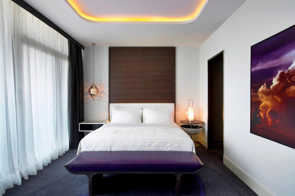 Executive Suite, Club lounge access, 1 Bedroom Suite, 1 King, Bosphorus view, Terrace thumbnail 5