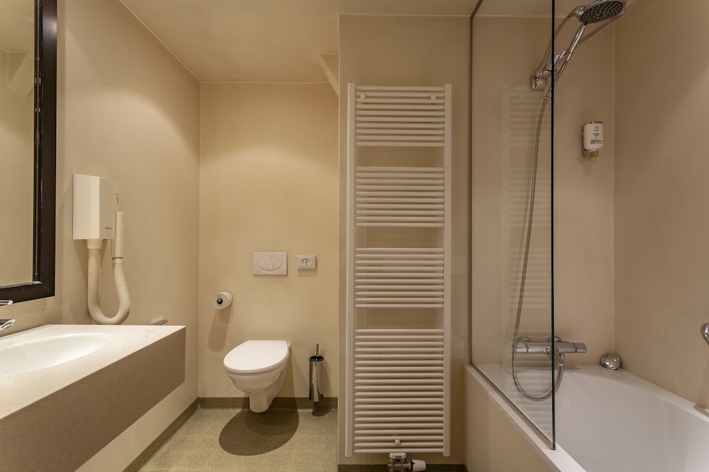 Triple Room, 3 Twin Beds photo 2