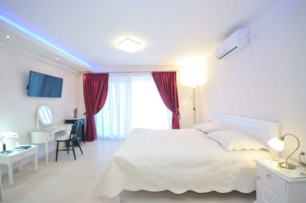 Deluxe Studio, Partial Sea View (St. George) photo 2