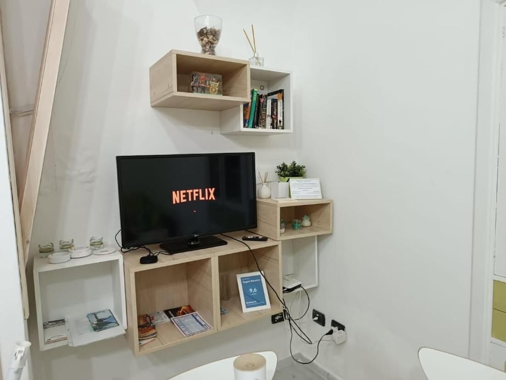 House, 1 Bedroom, Smoking, City View