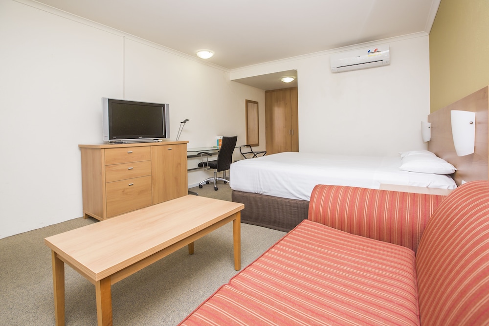Standard Room, 1 Queen Bed - Photo 1