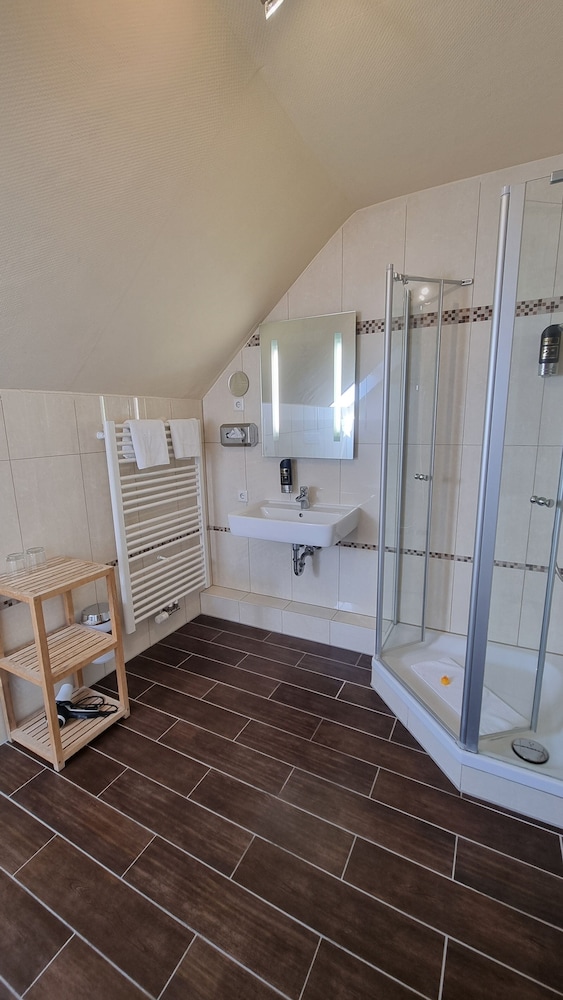 Classic Double Room - Photo 9