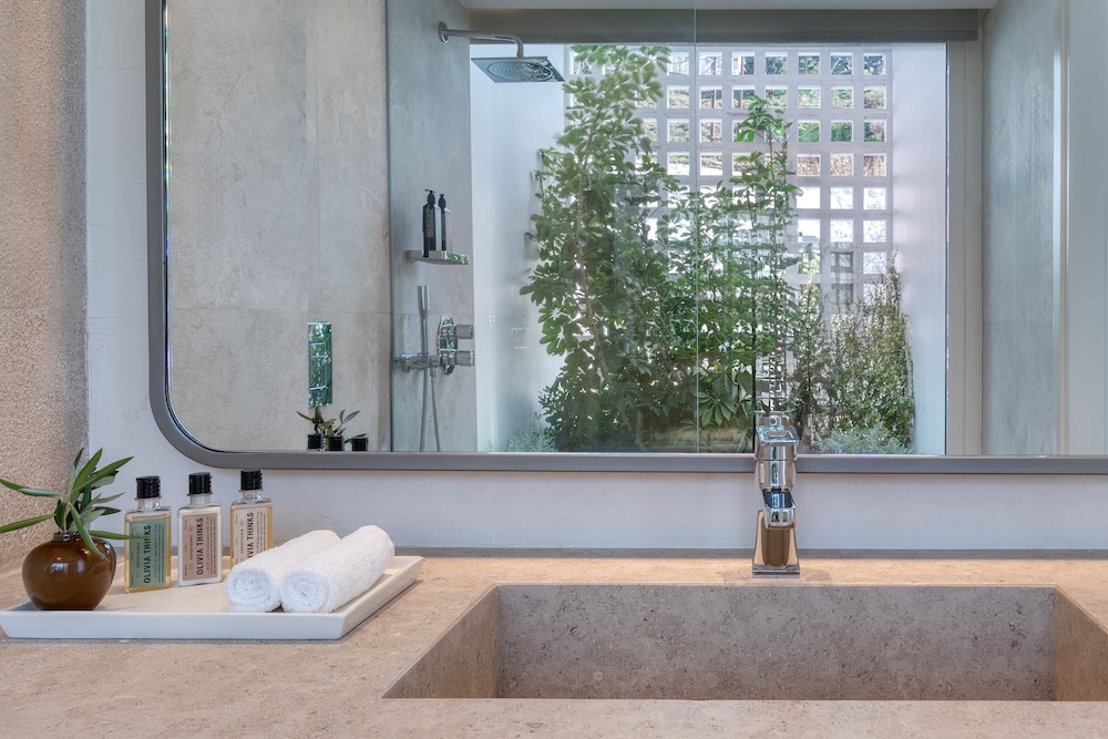 Two Bedroom Maisonette, Private Pool, 2 King
