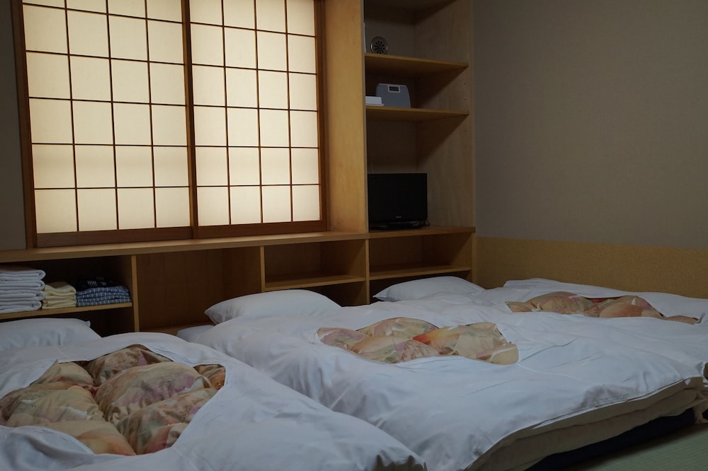 Deluxe Quadruple Room, Japanese Futon photo 2
