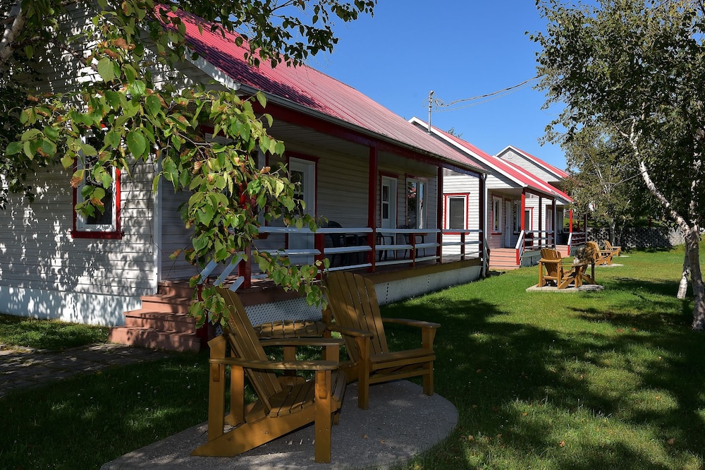 Chalet, 1 Bedroom with Queen Size Beds photo 2