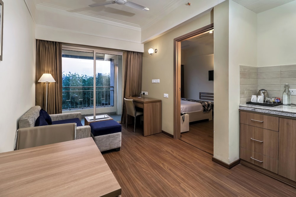 Deluxe Suite - Photo 4