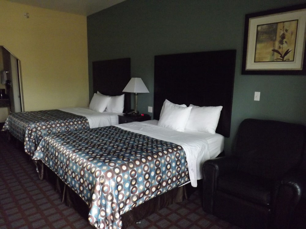 Standard Room, 2 Queen Beds, Non Smoking photo 3