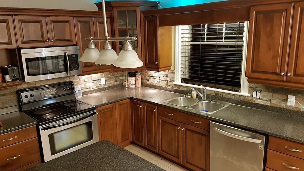 Deluxe House, 3 Bedrooms, Kitchen photo 3
