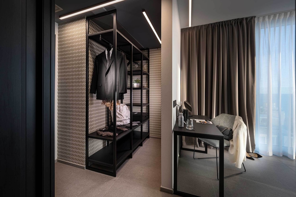 Superior Room, Non Smoking, City View