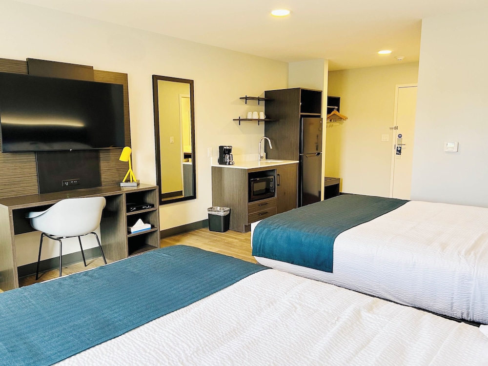 Standard Room, 2 Queen Beds, Non Smoking, Kitchen photo 2