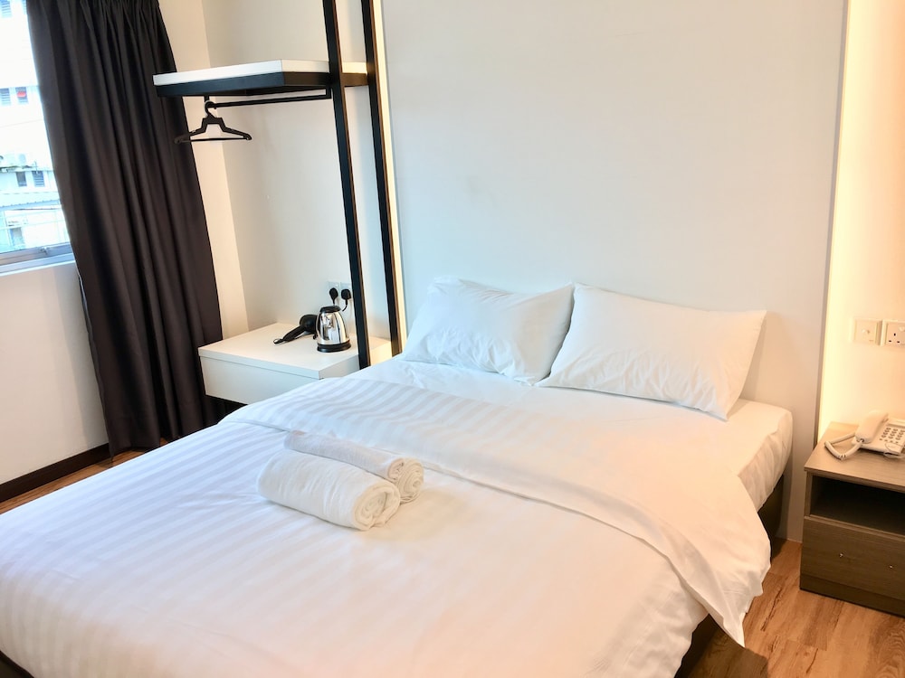 Standard Double Room - Photo 9