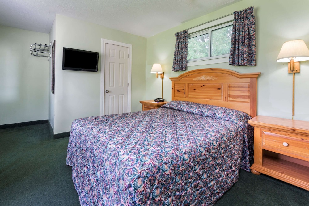 Room, 2 Queen Beds, Non Smoking - Photo 7