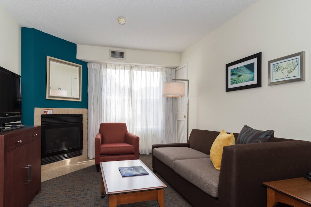 Suite, 2 bedroom, 1 King bed,1 Queen bed with a sofa bed, Fireplace (Mobility/Hearing Accessible,tub photo 2