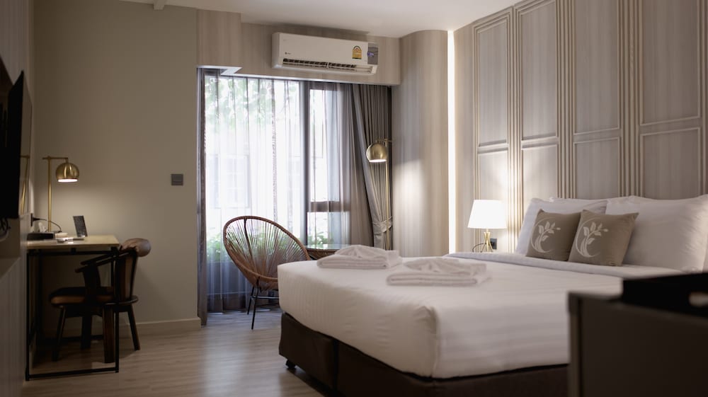 Nares Deluxe King Room photo 3