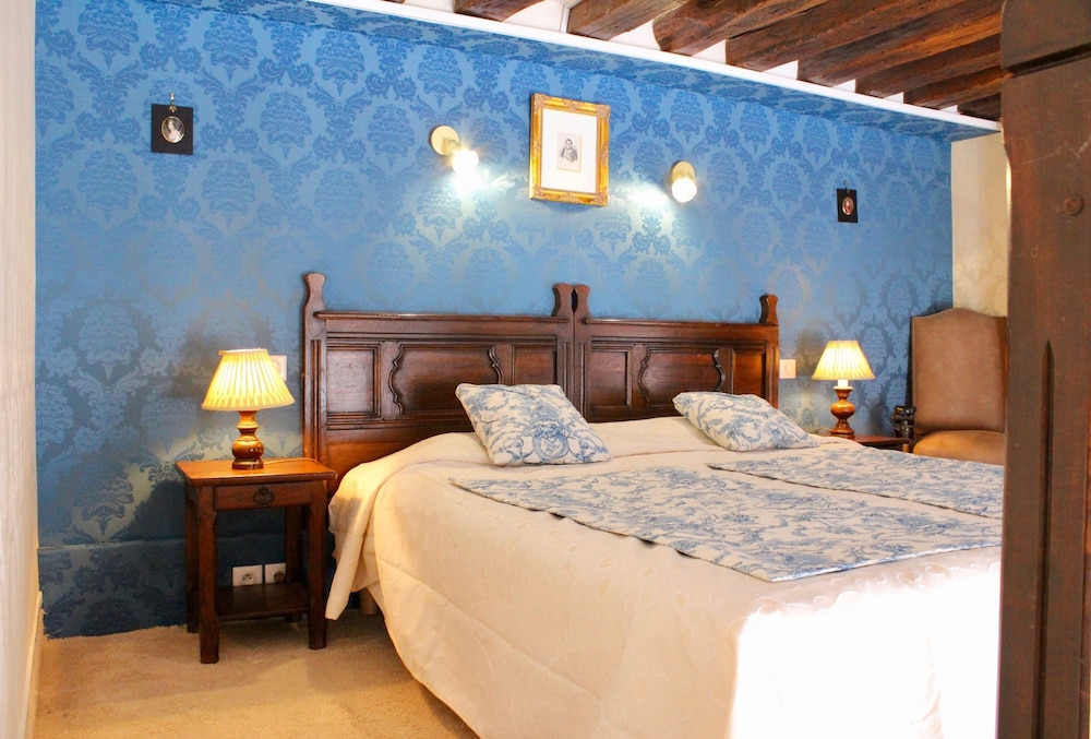 Superior Charm Room photo 2