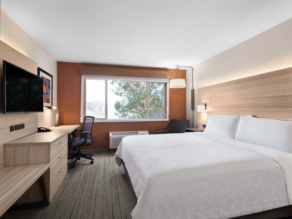 Standard Room, 1 King Bed - Photo 1