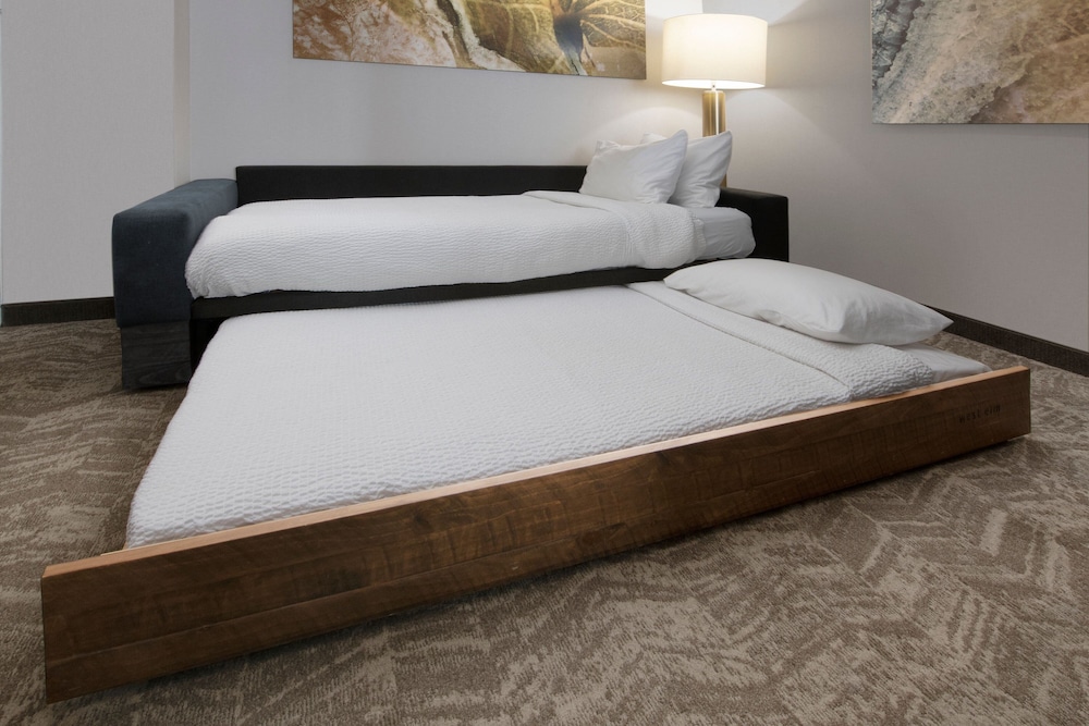 Studio, Multiple Beds (Mobility/Hearing Accessible, Tub) photo 2