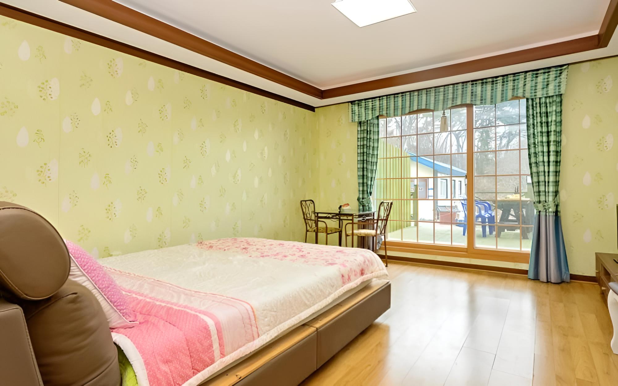 Room (Room 102) photo 2