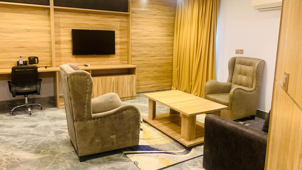 Exclusive Suite, City View