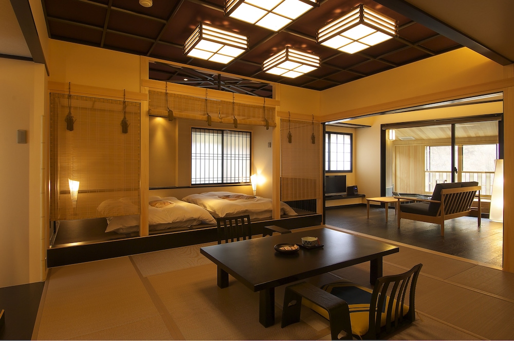 Superior Room thumbnail 5