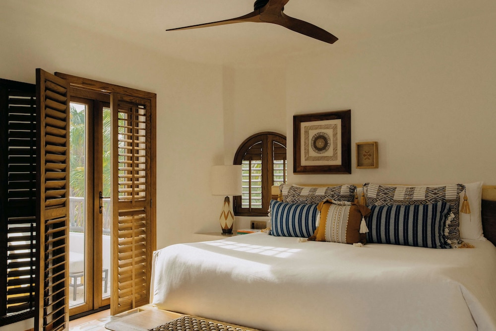 Suite, Ocean View - Photo 1