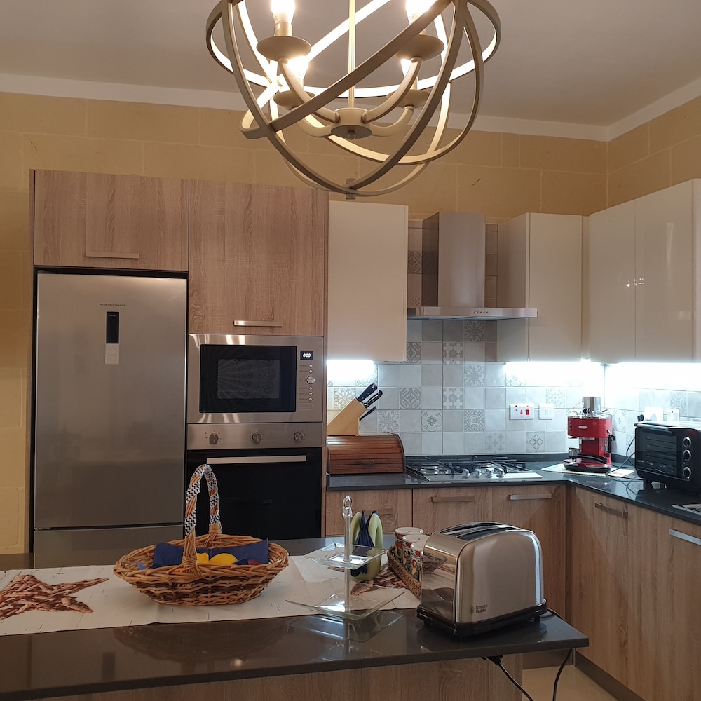 Standard Room, 1 King Bed, Private Bathroom (External) photo 3