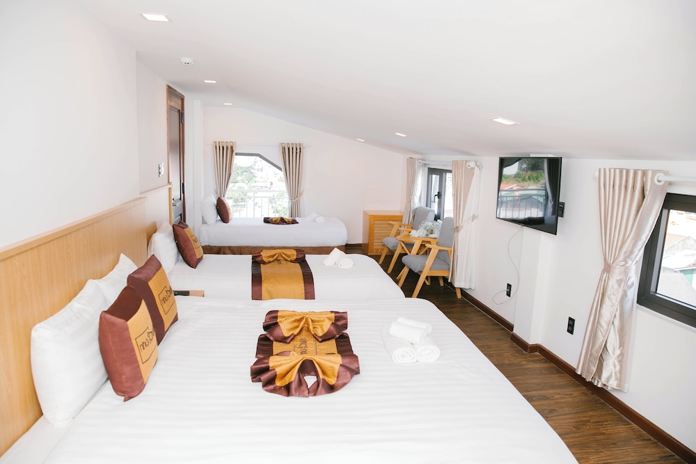 Exclusive Quadruple Room, Multiple Beds, City View