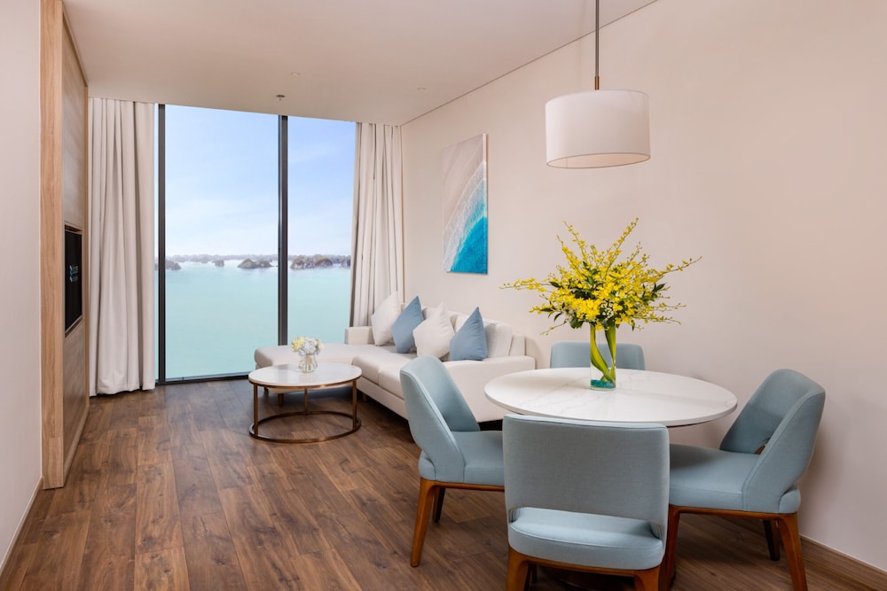 Two-bedroom Residence Executive Bay Vista photo 2