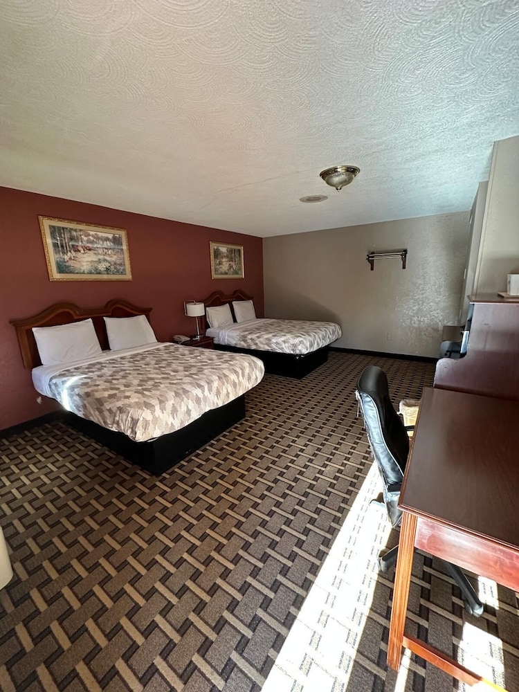 Room, 2 Queen Beds, Non Smoking - Photo 1
