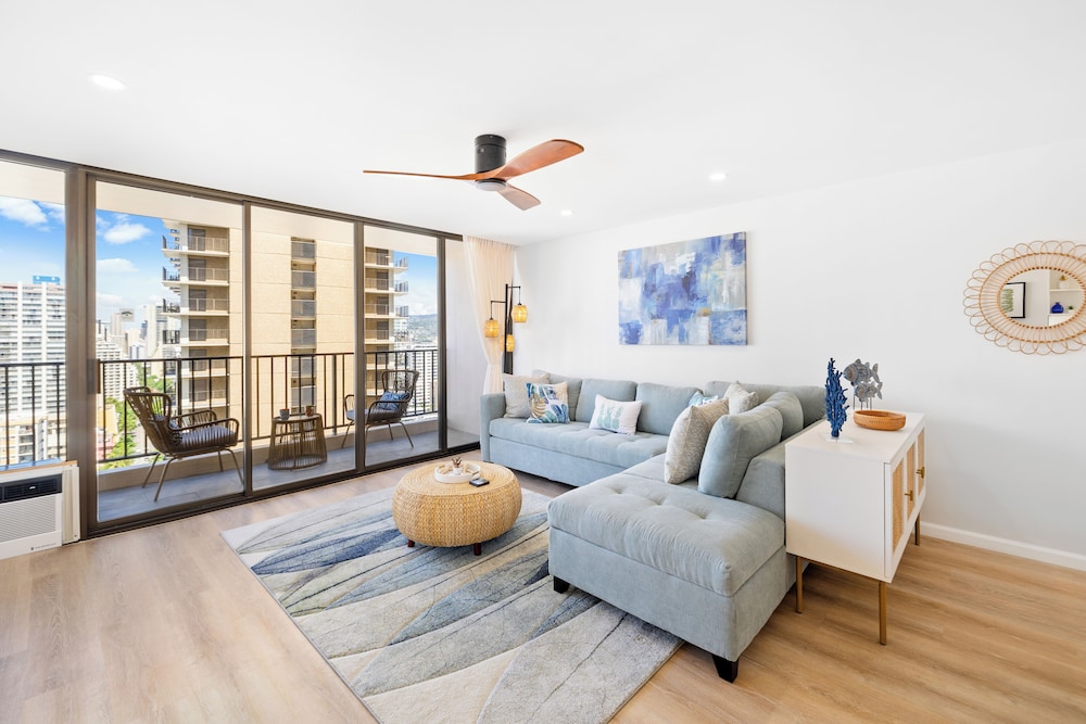 Premium Remodeled Condo with Ocean View and Parking: Premium Suite, 1 Bedroom, Air conditioning, Ocean View (0147) photo