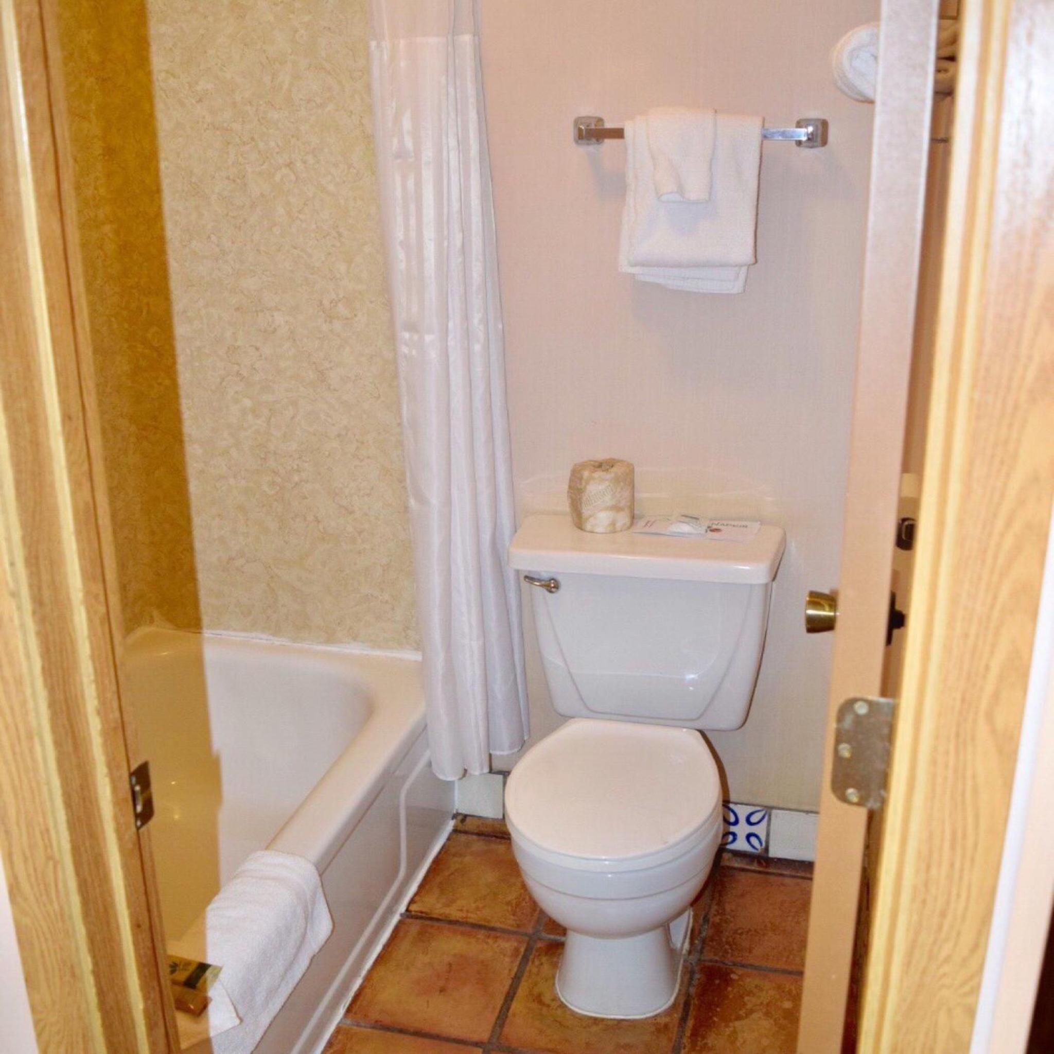 Queen Room - Photo 5