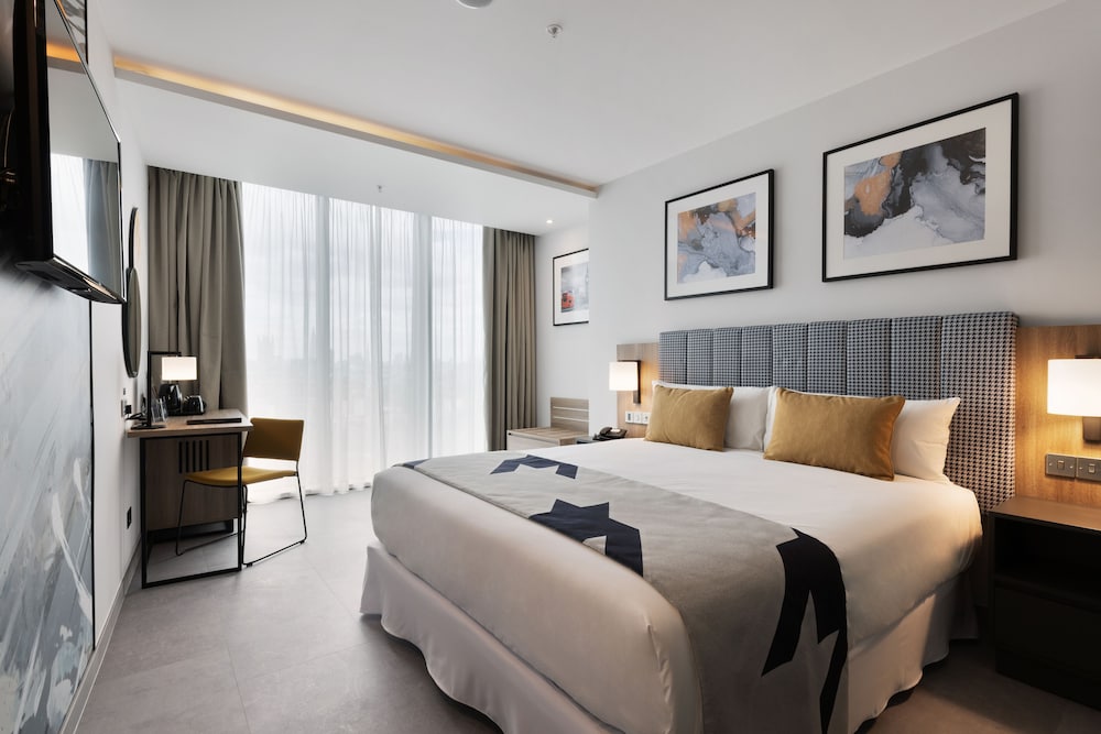 Standard Room, 1 King Bed photo 1