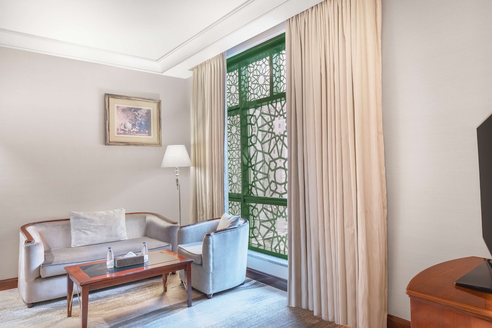 Junior Suite, 2 Twin Beds - Photo 4