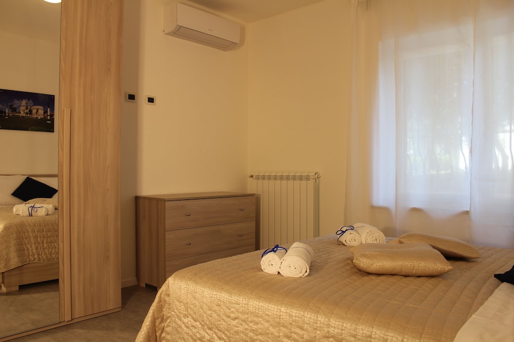 Deluxe Condo, 2 Bedrooms, Lake View, Ground Floor photo 3