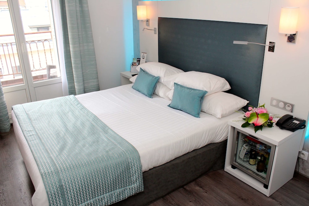 Classic Room, 1 Double Bed, Non Smoking (Small Room) - Photo 1