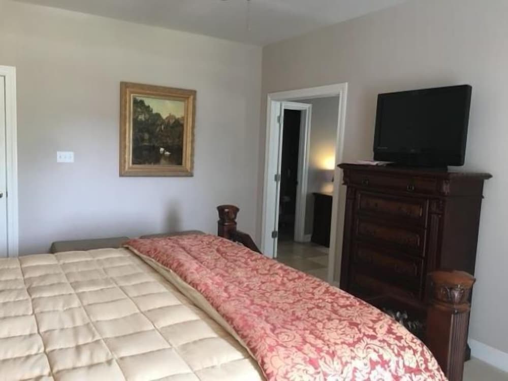 Standard Double Room, Ensuite (Sleeping Lion Master Suit)
