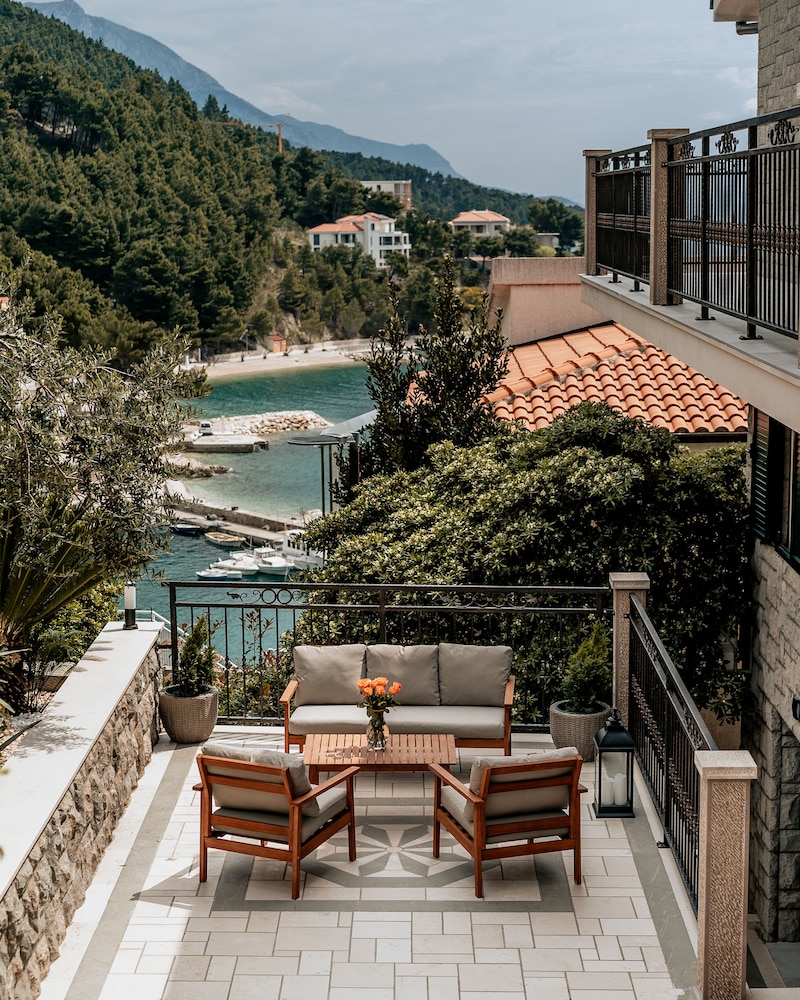 Luxury Apartment, Partial Sea View