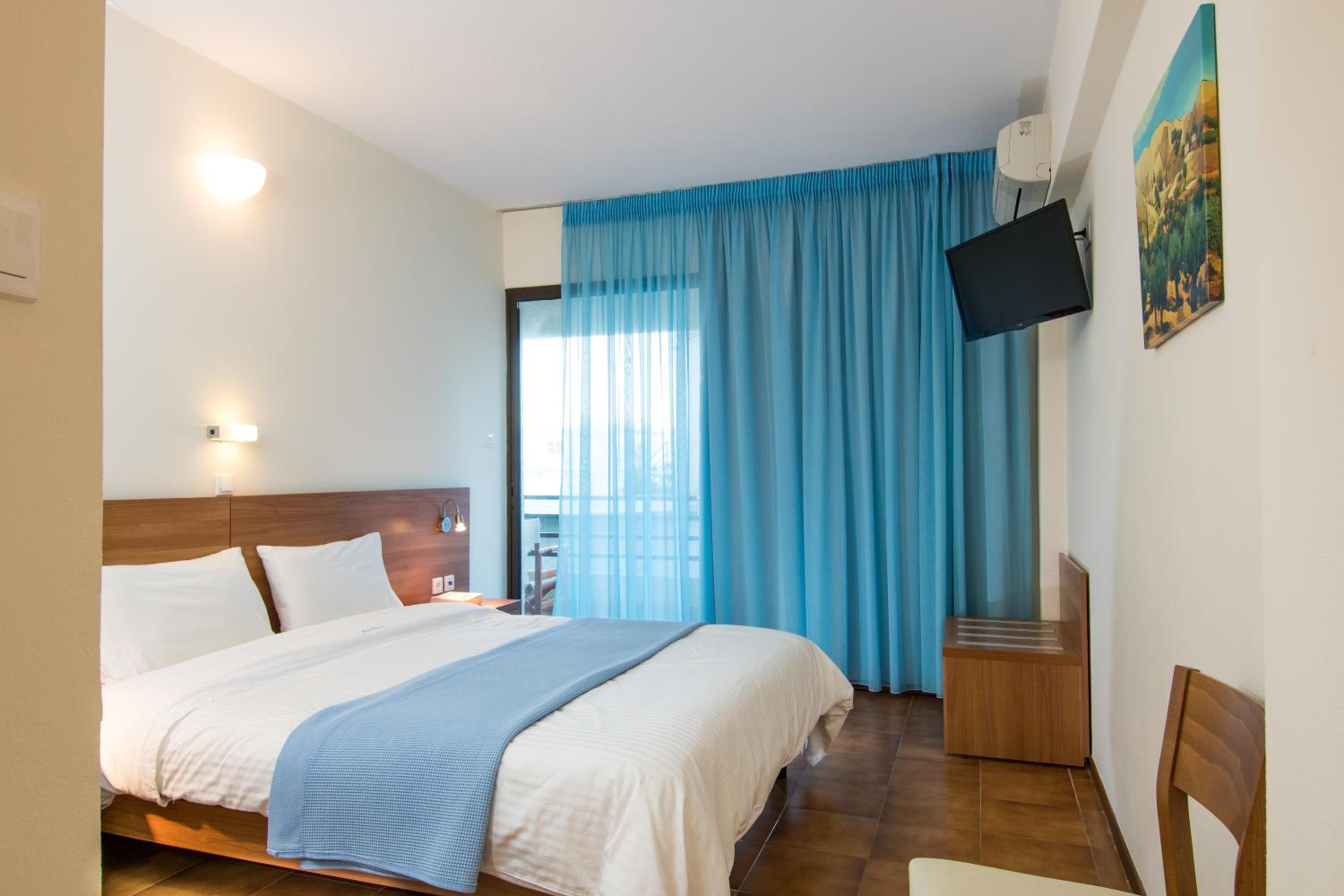 Budget Double Room photo 2