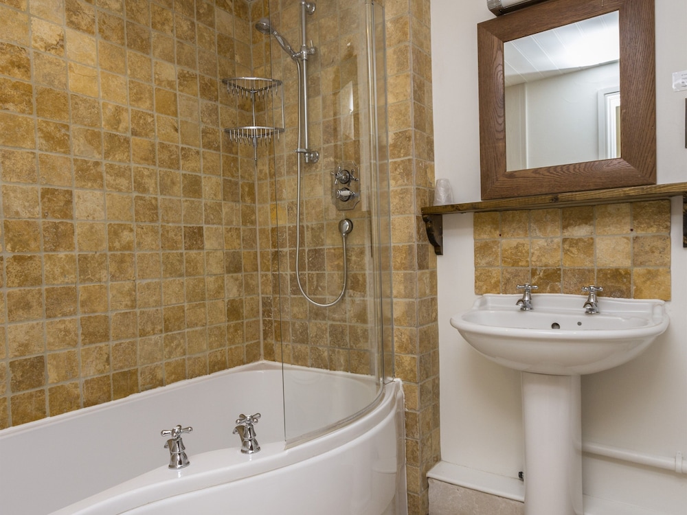 Deluxe Double Or Twin Room, Ensuite photo 2