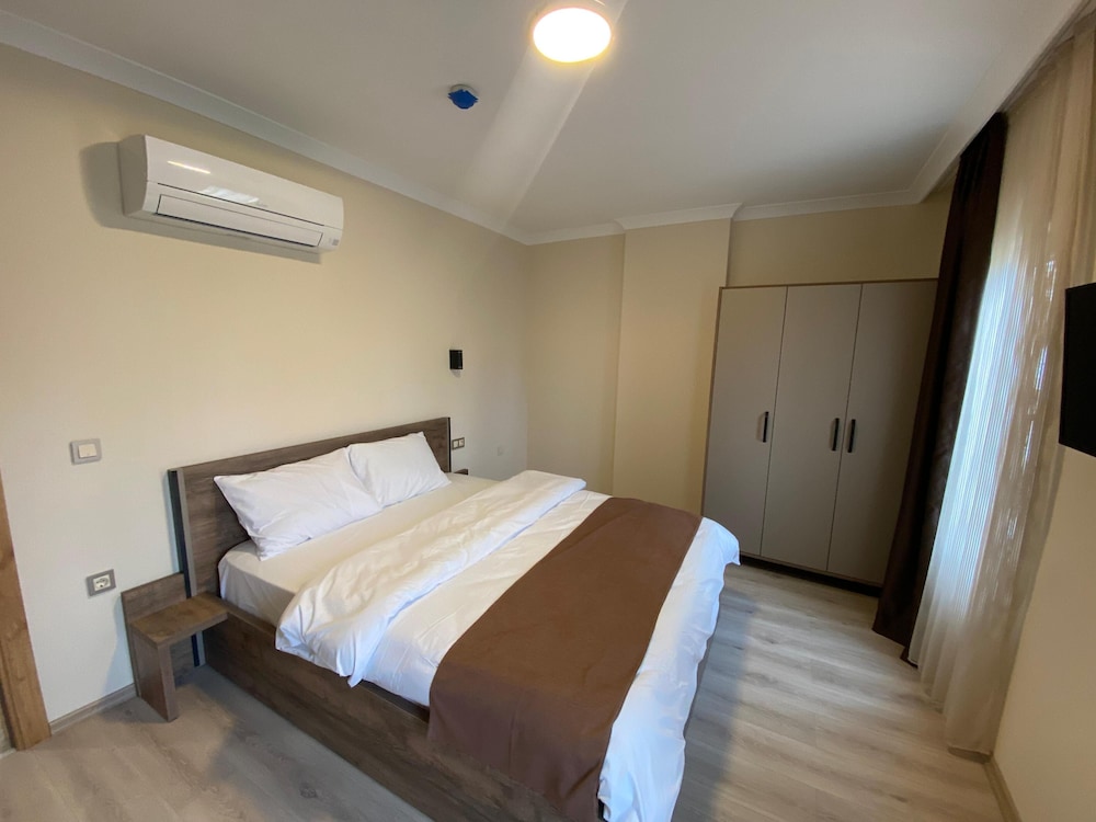 Deluxe Suite, Balcony