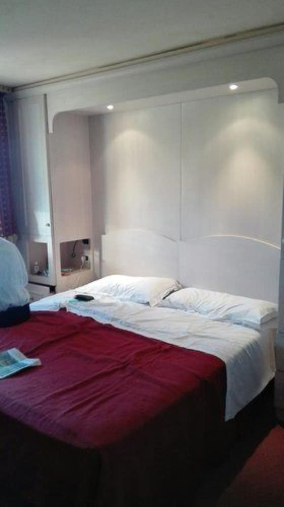 Standard Double Room photo 2