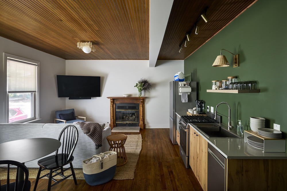 Suite 6 - Two Bedroom