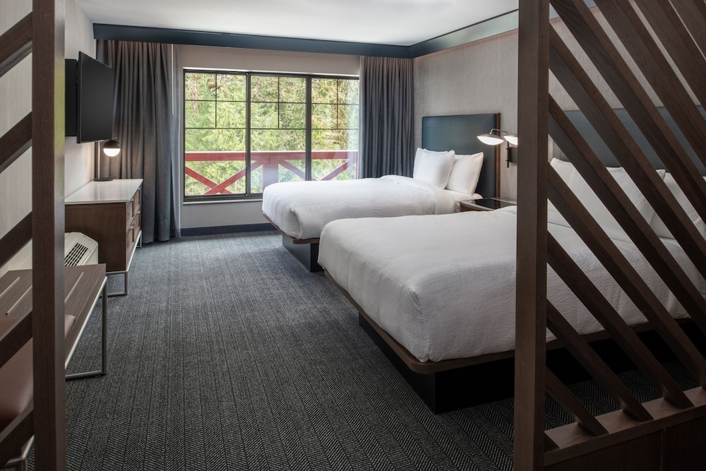 Suite, Multiple Beds - Photo 2