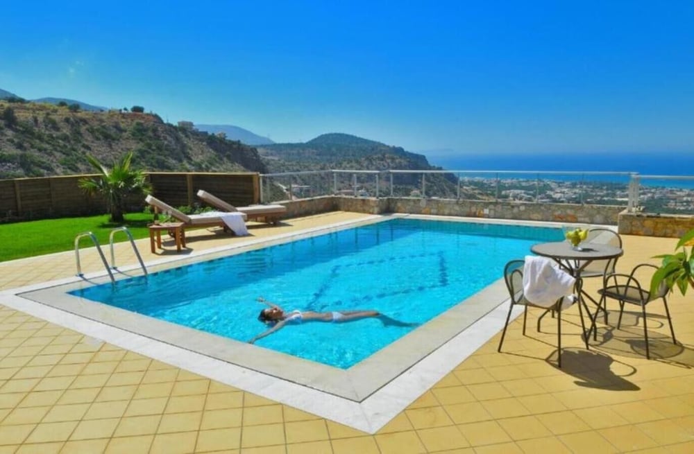 One Bedroom Villa with Private Pool and Sea View - Photo 3