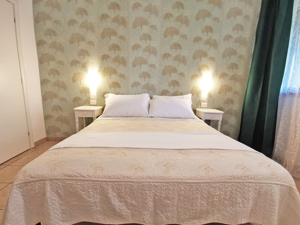 Deluxe Double Room, Accessible photo 2