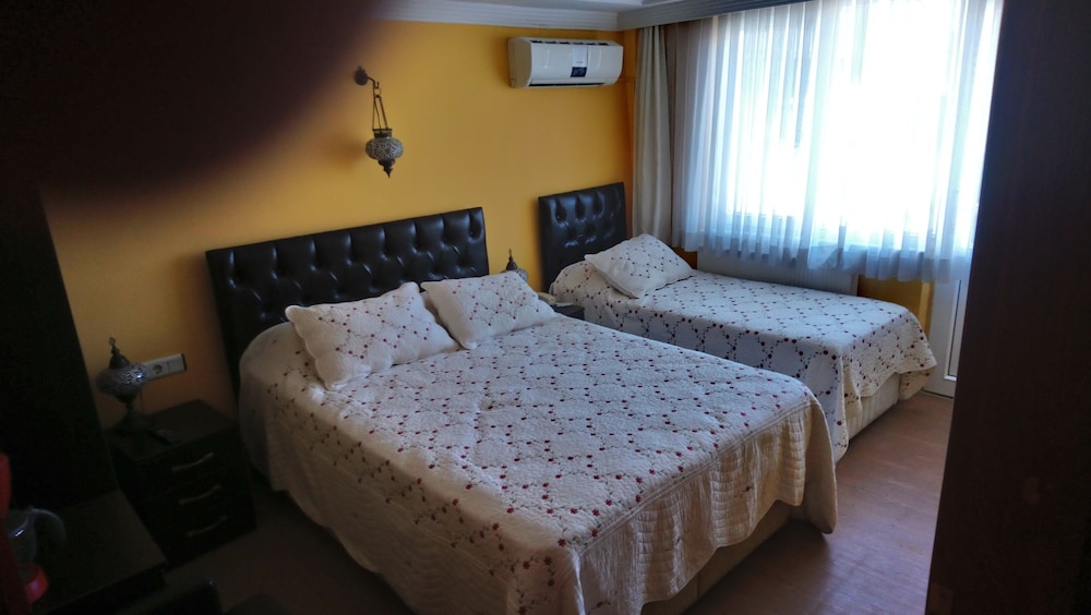 Triple Room With Balcony (On the 4th Floor, No Elevator) photo 2