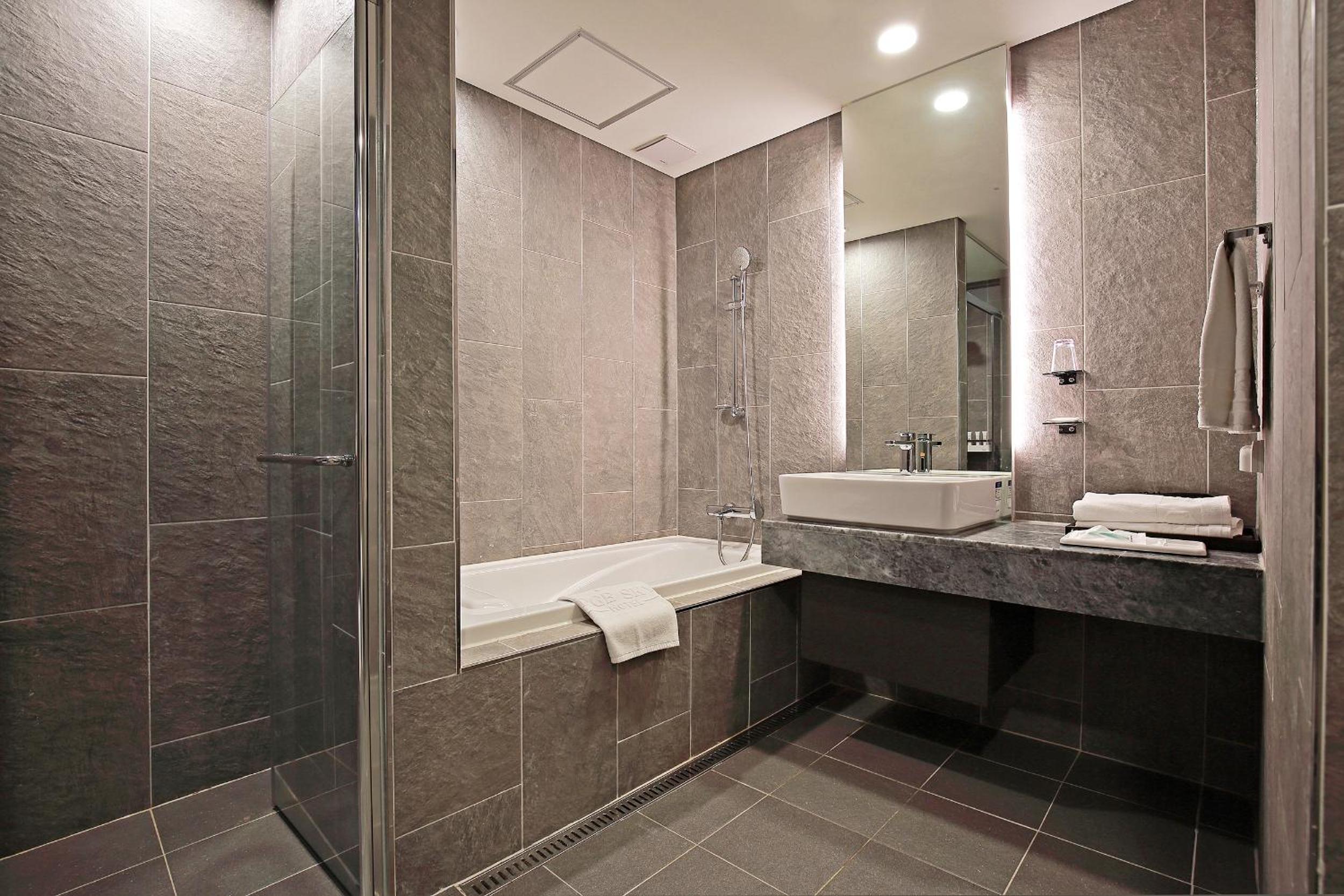 Suite with Sea View - Photo 8
