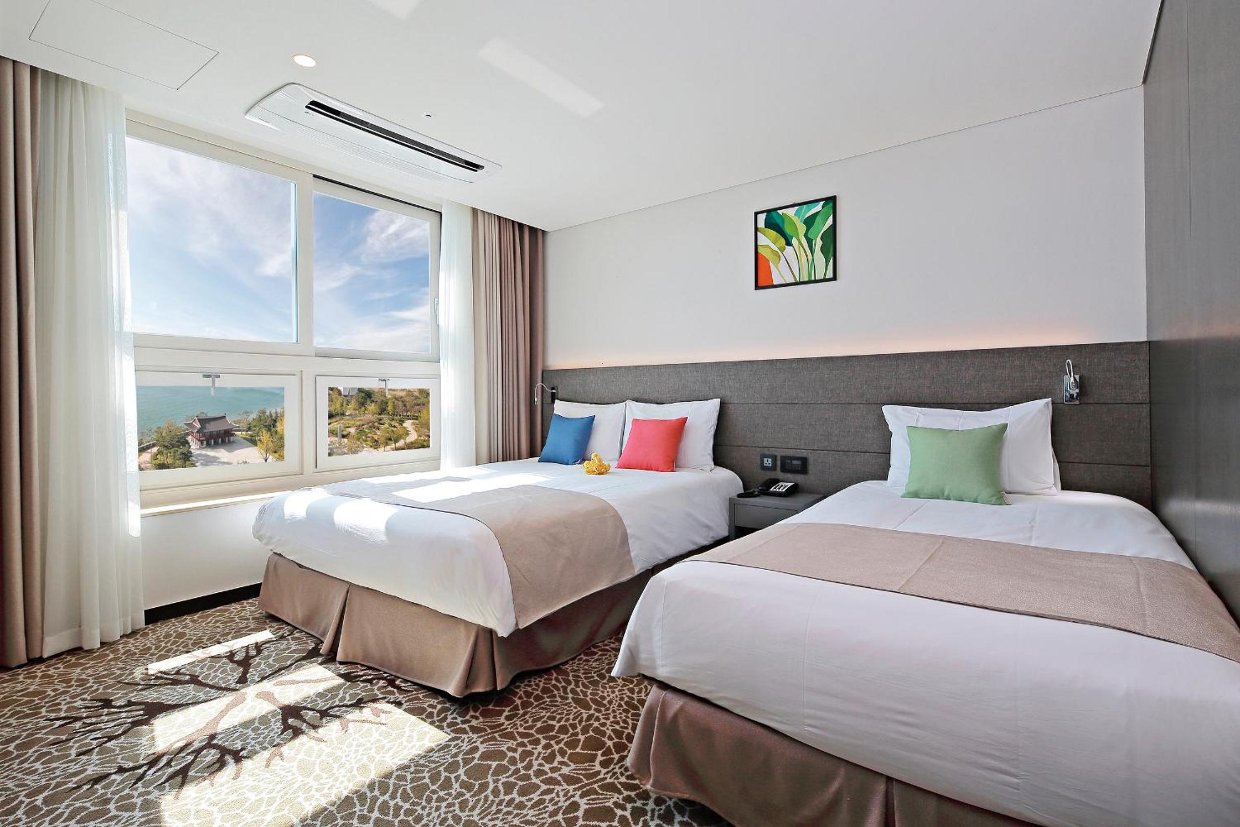 Suite with Sea View - Photo 12